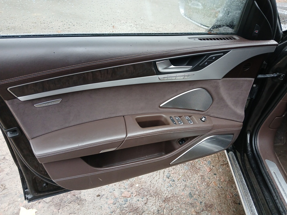 Zdjęcie tapicerki drzwi przednich lewych