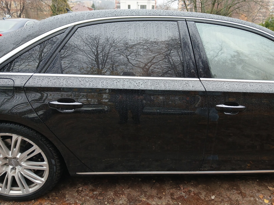 Zdjęcie drzwi tylnych prawych wraz z szybą