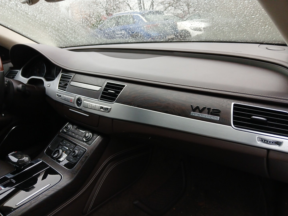 Zdjęcie kokpitu części prawej