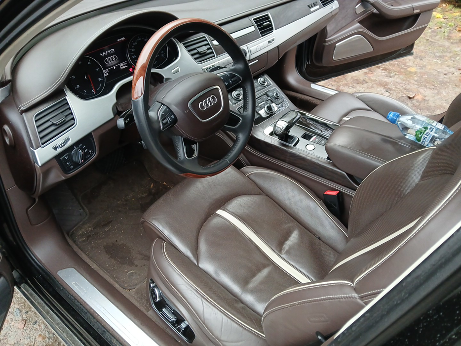 Zdjęcie wnętrza od kierowcy, przód