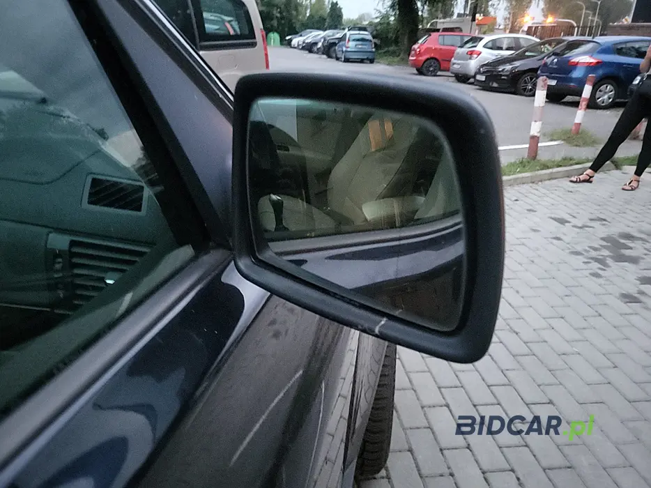 Zdjęcie zwierciadła lusterka prawego