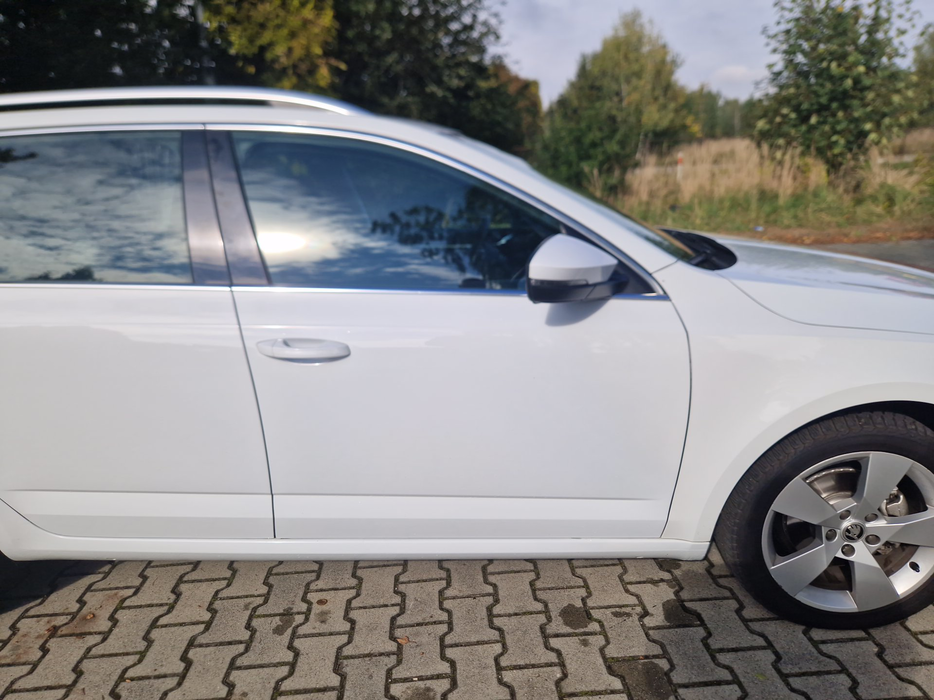Zdjęcie drzwi przednich prawych wraz z szybą