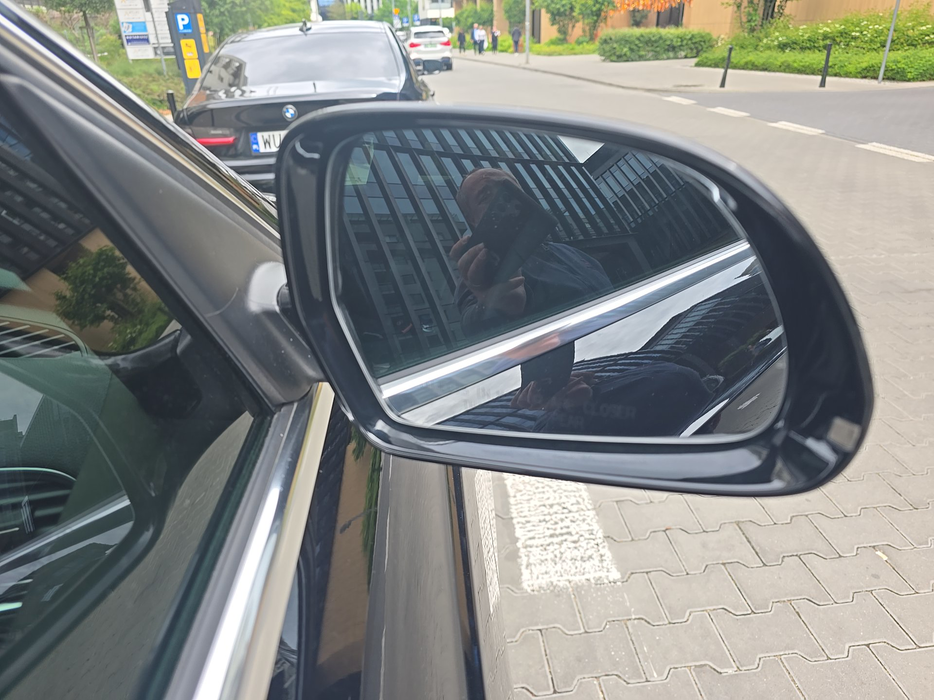 Zdjęcie zwierciadła lusterka prawego