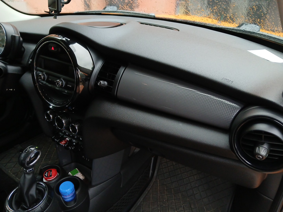 Zdjęcie kokpitu części prawej