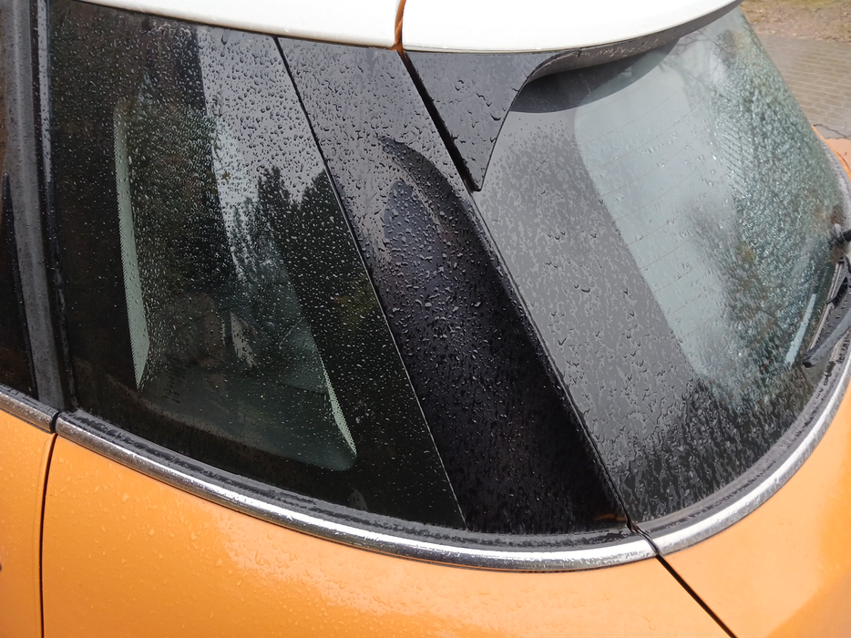 Zdjęcie słupka C lewego