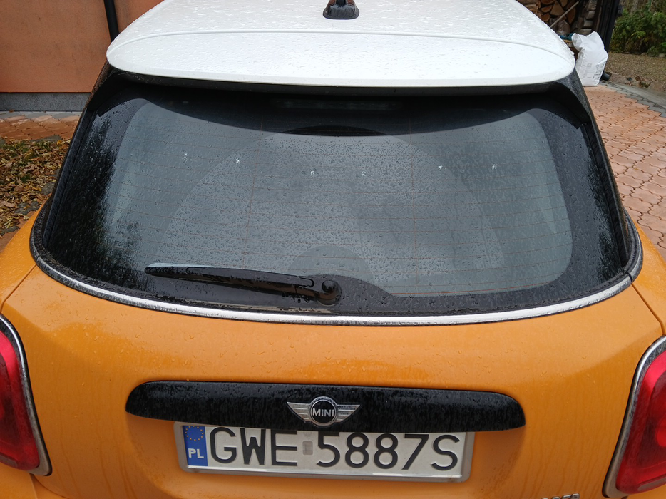 Zdjęcie szyby tylnej