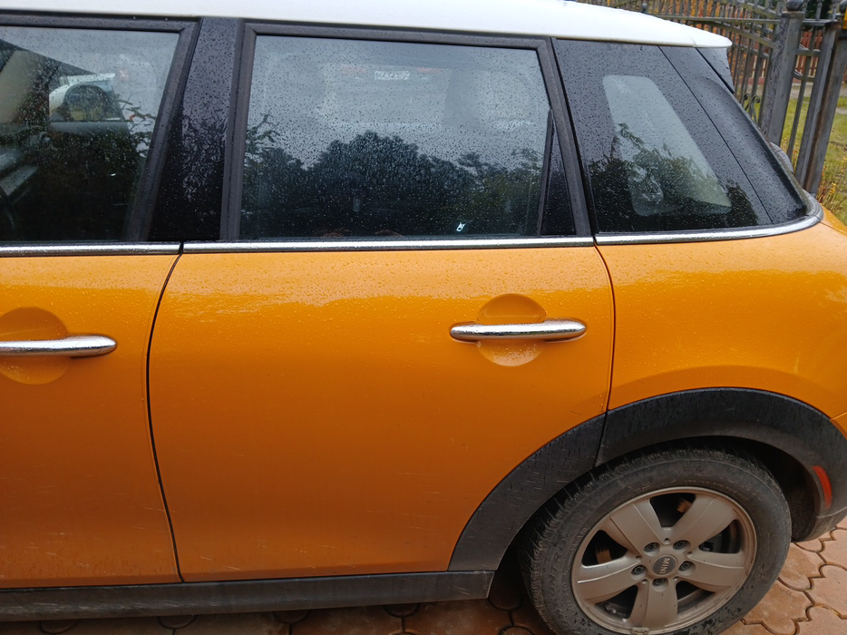 Zdjęcie drzwi tylne lewe wraz z szybą