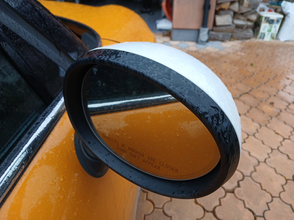 Zdjęcie zwierciadła lusterka prawego