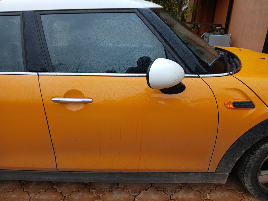 Zdjęcie drzwi przednich prawych wraz z szybą