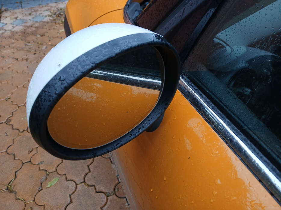 Zdjęcie zwierciadła lusterka lewego