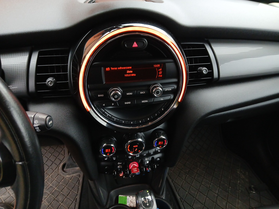 Zdjęcie jednostki multimedialnej