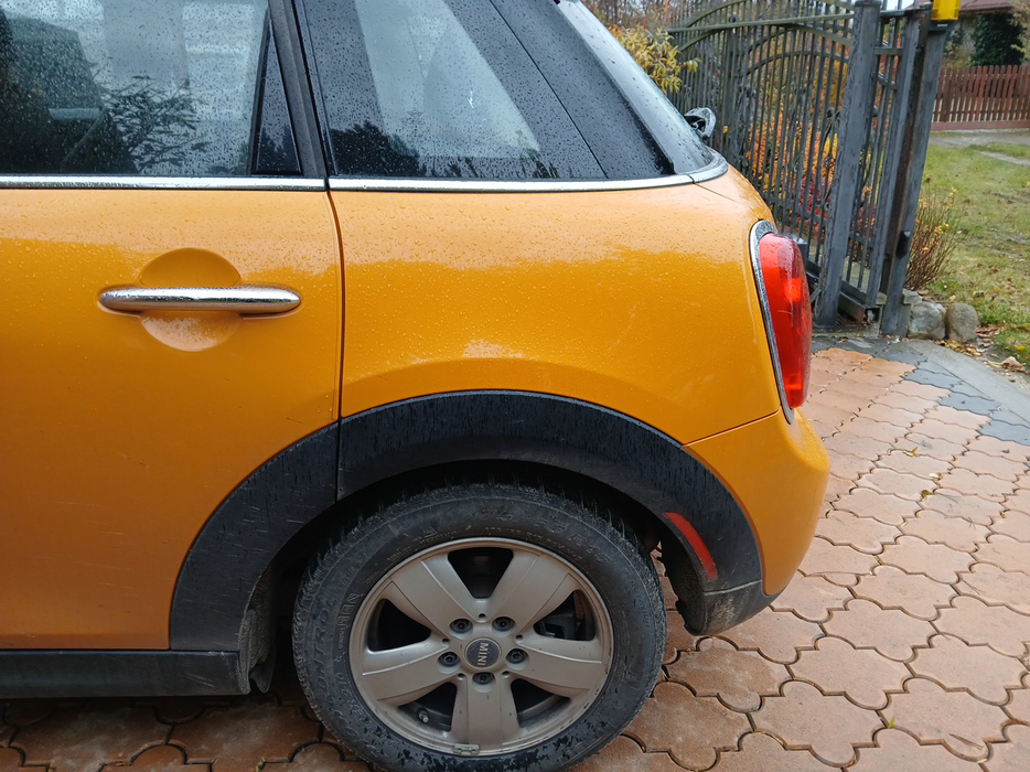 Zdjęcie błotnika tylnego lewego