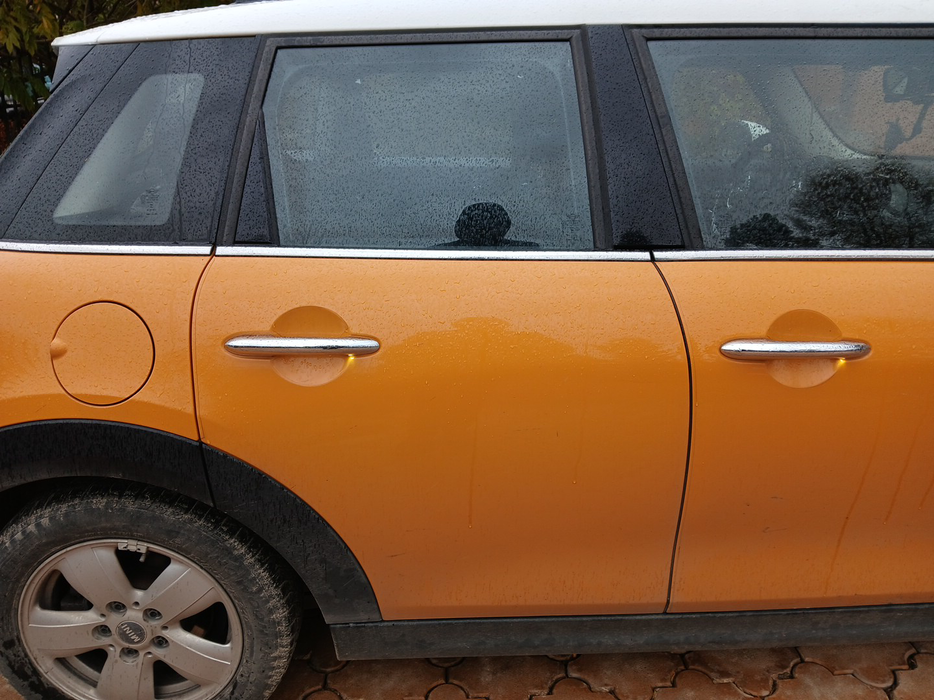 Zdjęcie drzwi tylnych prawych wraz z szybą