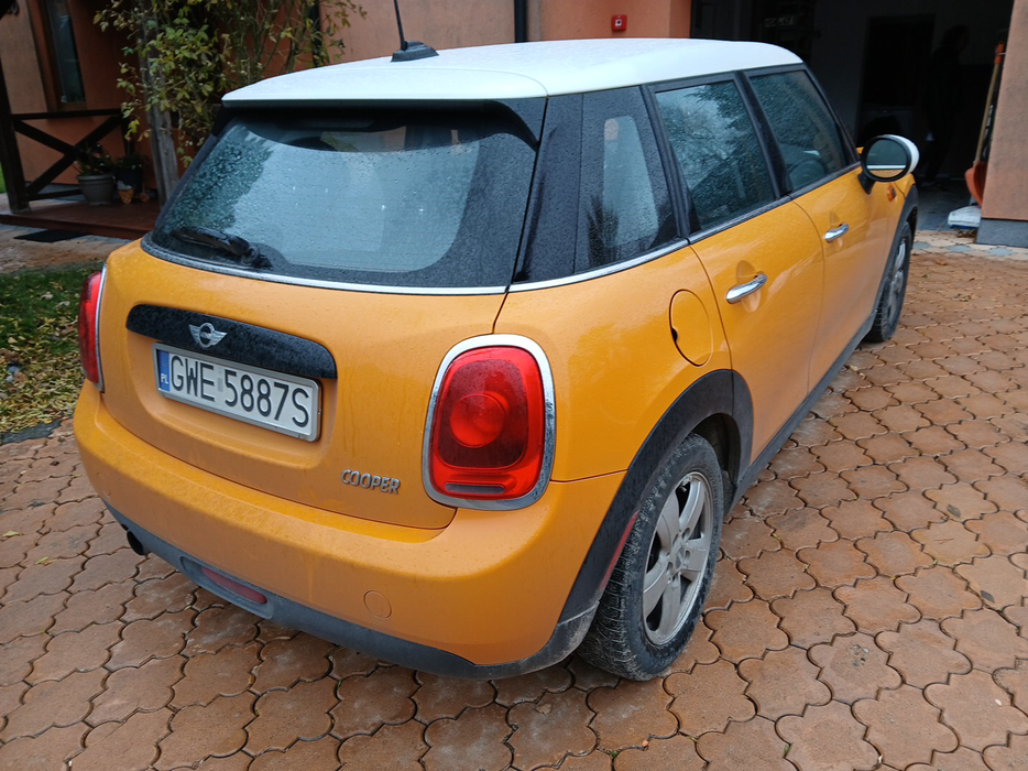 Zdjęcie po ukosie, prawy tył