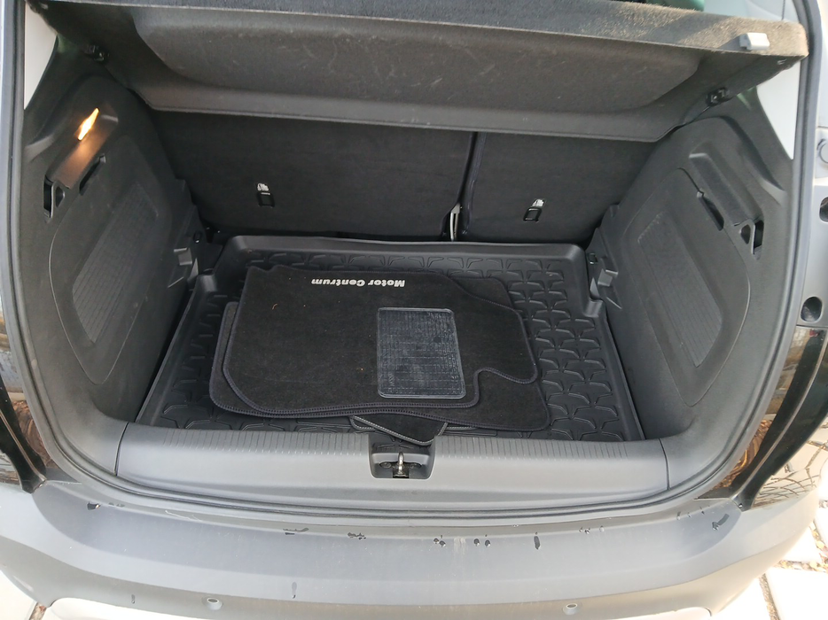 Zdjęcie przestrzeni bagażowej