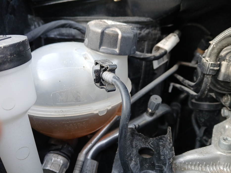 Zdjęcie zbiorniczka płynu chłodzącego