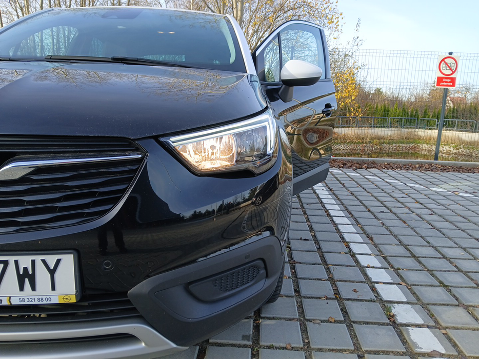 Zdjęcie oświetlenia przedniego i dolnego lewego