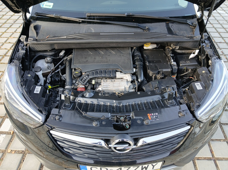 Zdjęcie wnętrza komory silnika