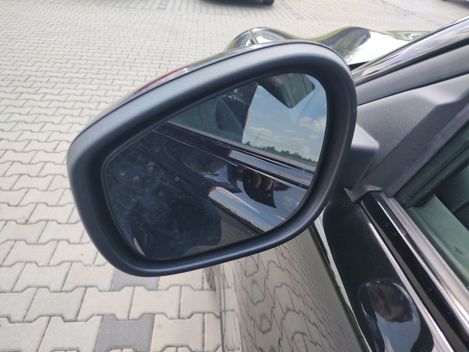 Zdjęcie zwierciadła lusterka lewego