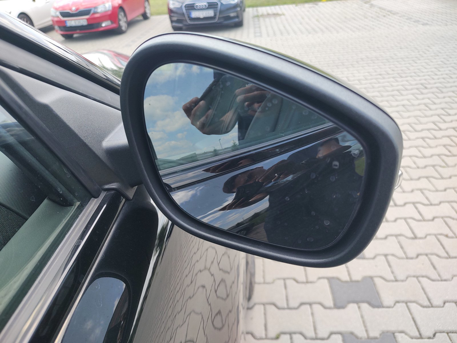 Zdjęcie zwierciadła lusterka prawego