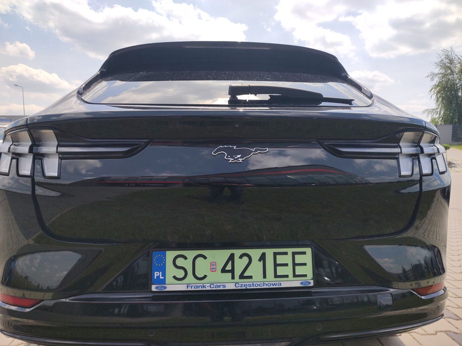 Zdjęcie pokrywy bagażnika
