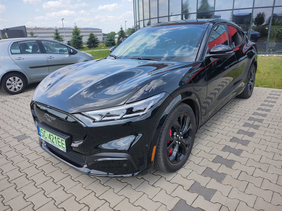 Zdjęcie po ukosie, lewy przód