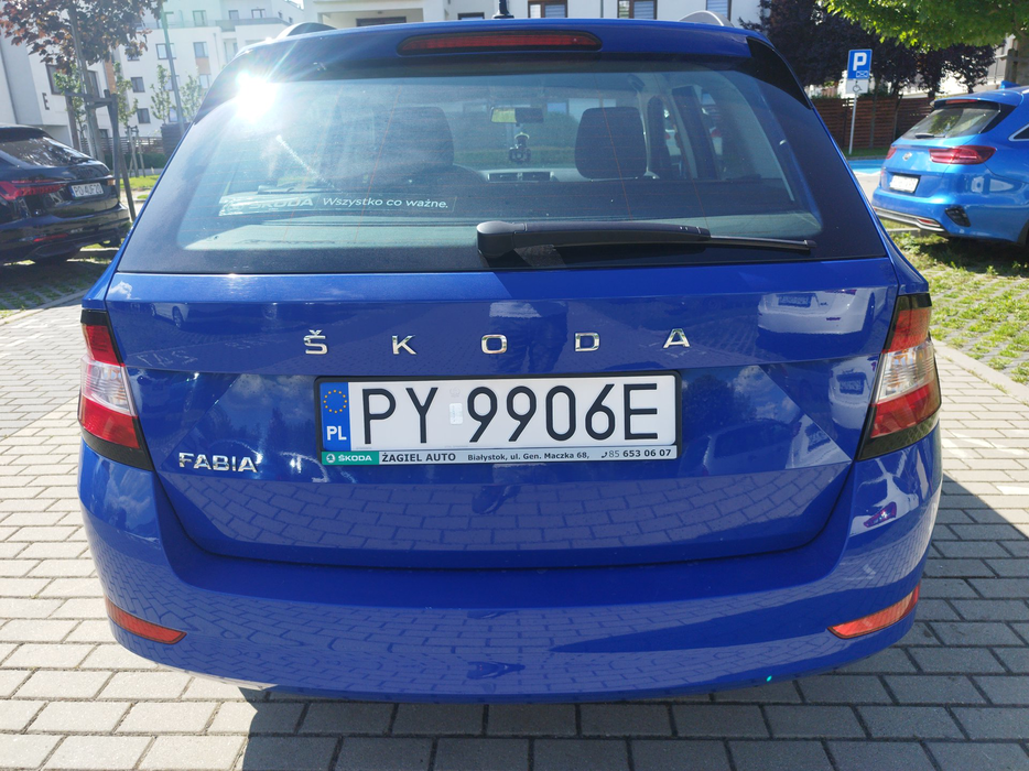 Zdjęcie pokrywy bagażnika