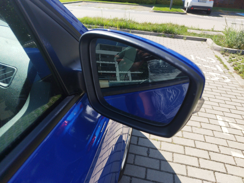 Zdjęcie zwierciadła lusterka prawego