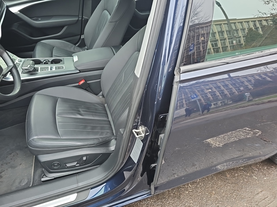 Zdjęcie słupka B lewego