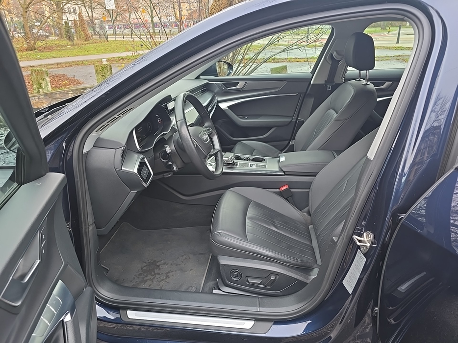 Zdjęcie wnętrza od kierowcy, przód