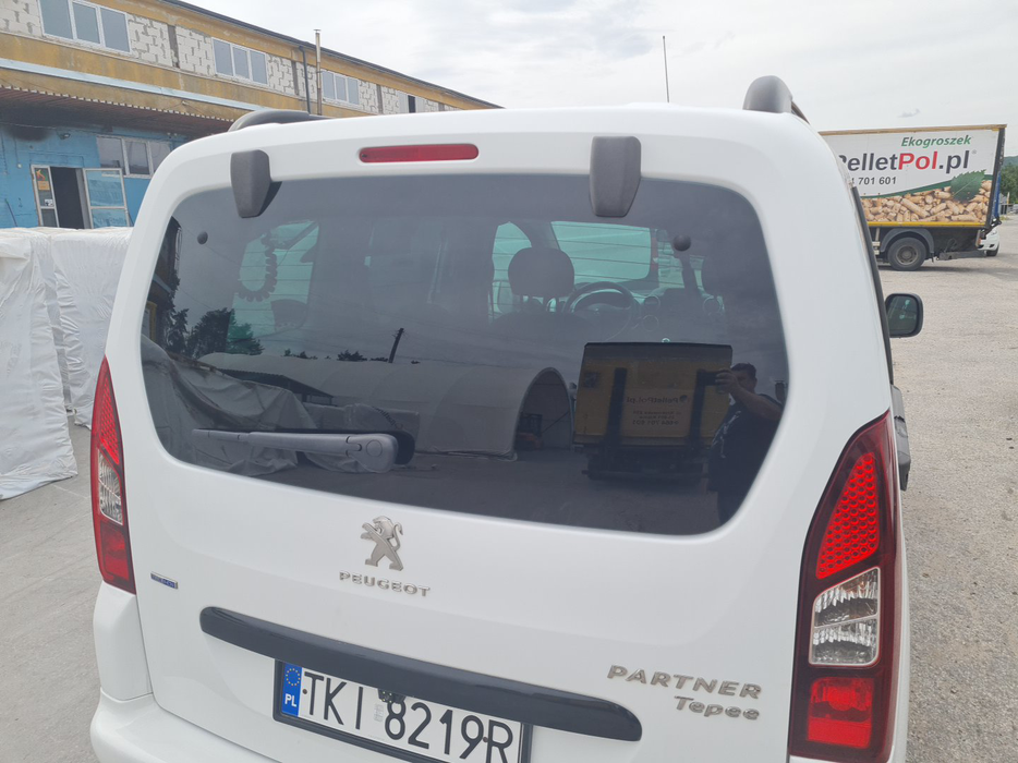 Zdjęcie szyby tylnej