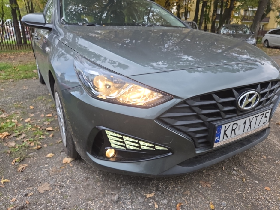 Zdjęcie oświetlenia przedniego i dolnego prawego