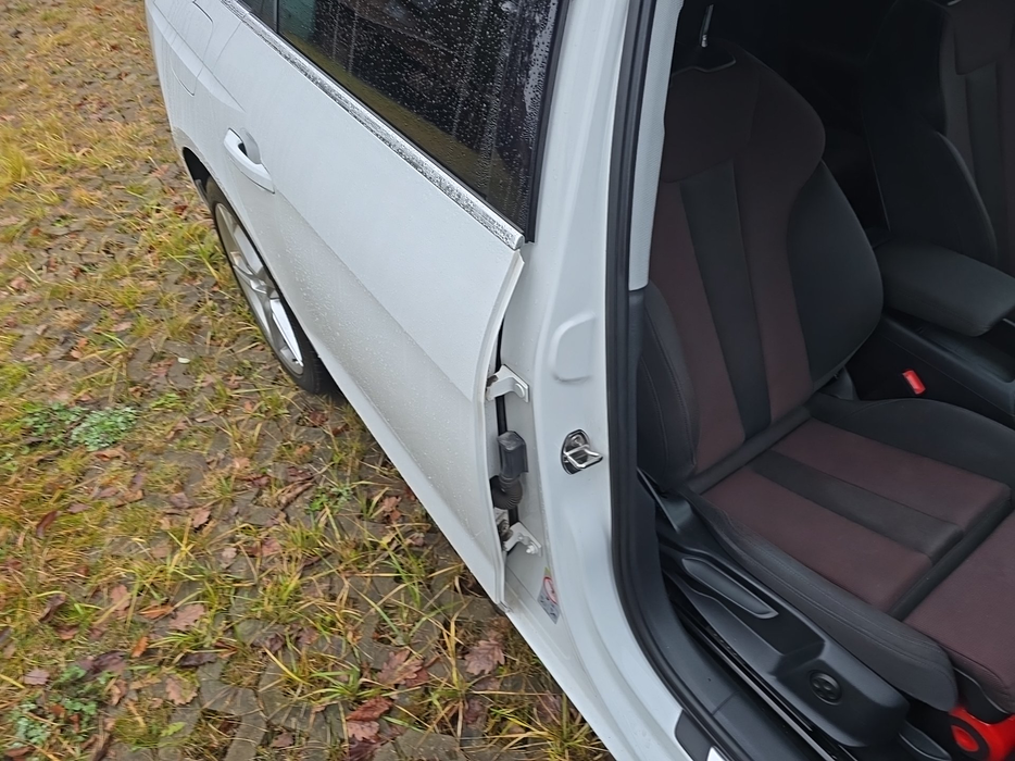 Zdjęcie słupka B prawego