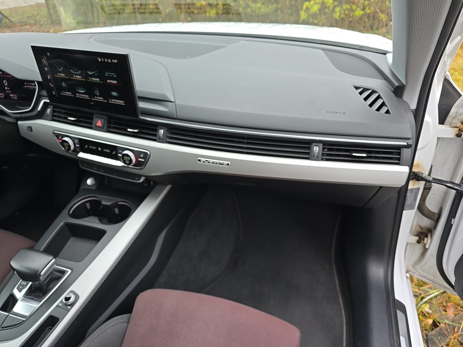 Zdjęcie kokpitu części prawej