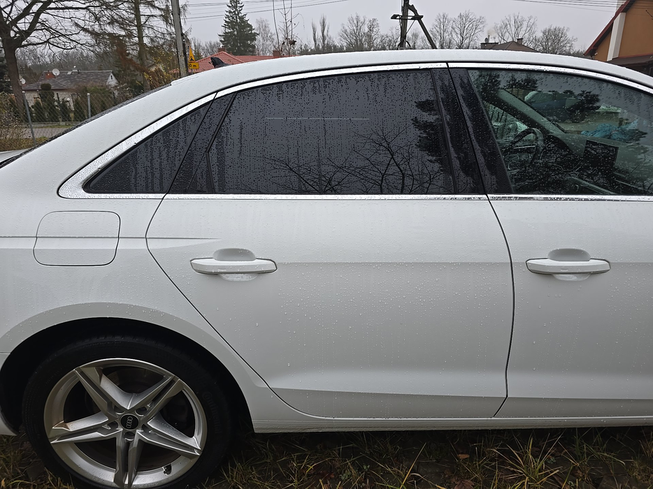 Zdjęcie drzwi tylnych prawych wraz z szybą