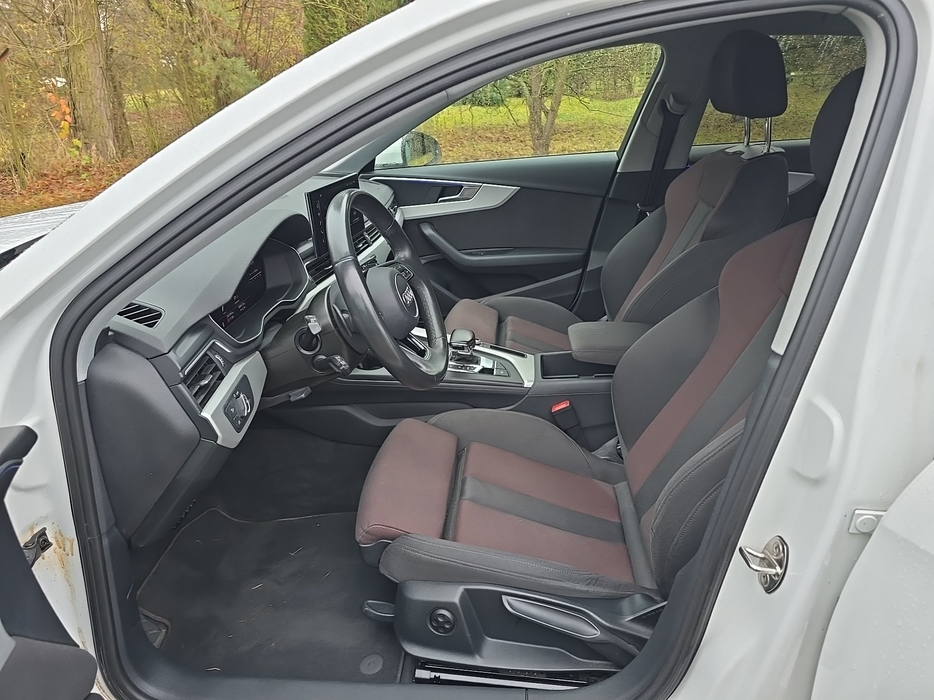 Zdjęcie wnętrza od kierowcy, przód