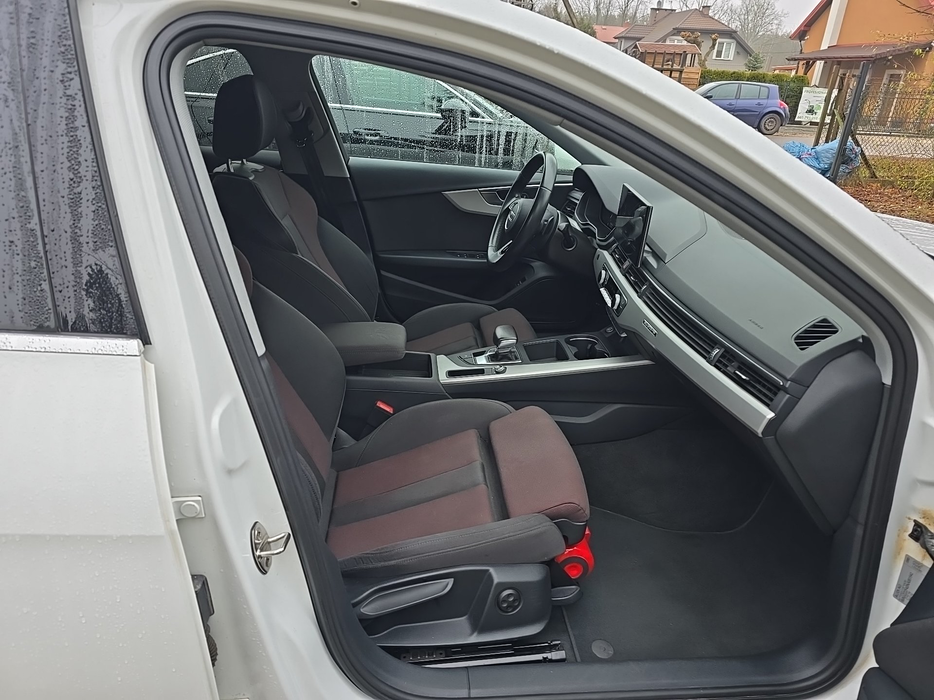 Zdjęcie wnętrza od pasażera, przód