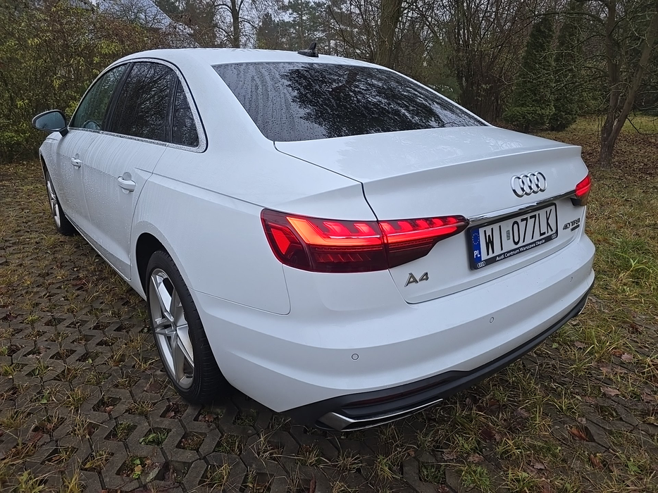 Zdjęcie po ukosie, lewy tył