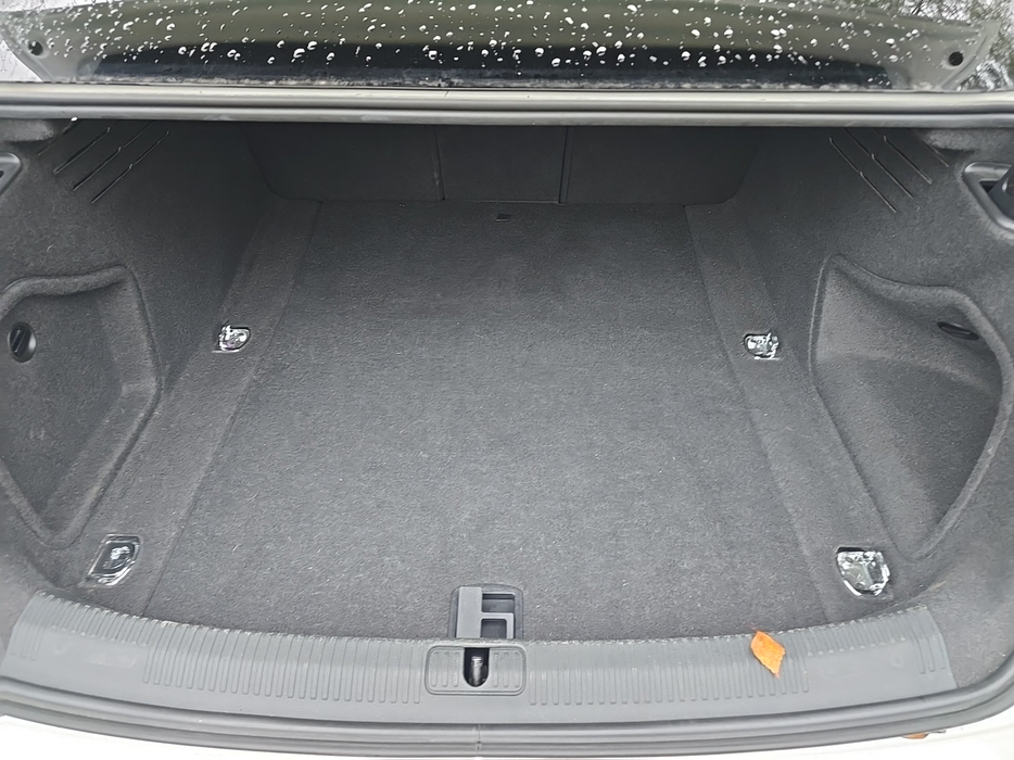 Zdjęcie przestrzeni bagażowej