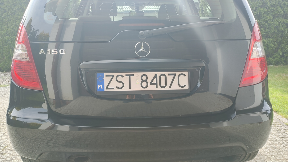Zdjęcie pokrywy bagażnika