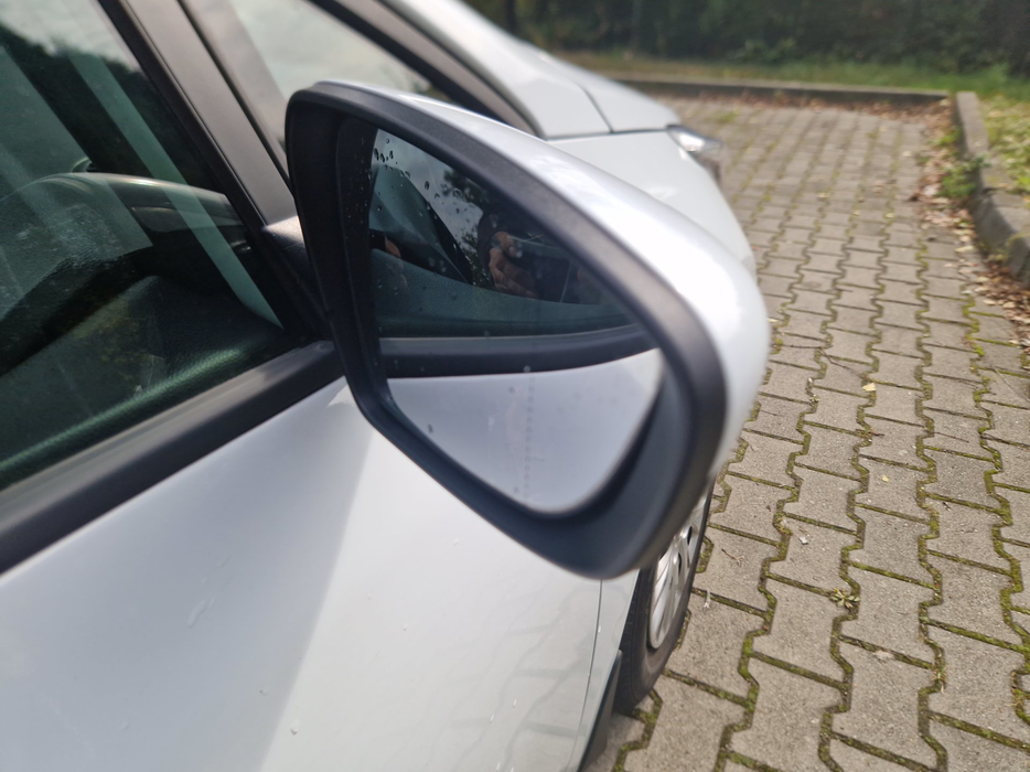 Zdjęcie zwierciadła lusterka prawego