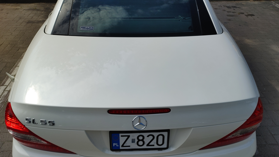 Zdjęcie pokrywy bagażnika