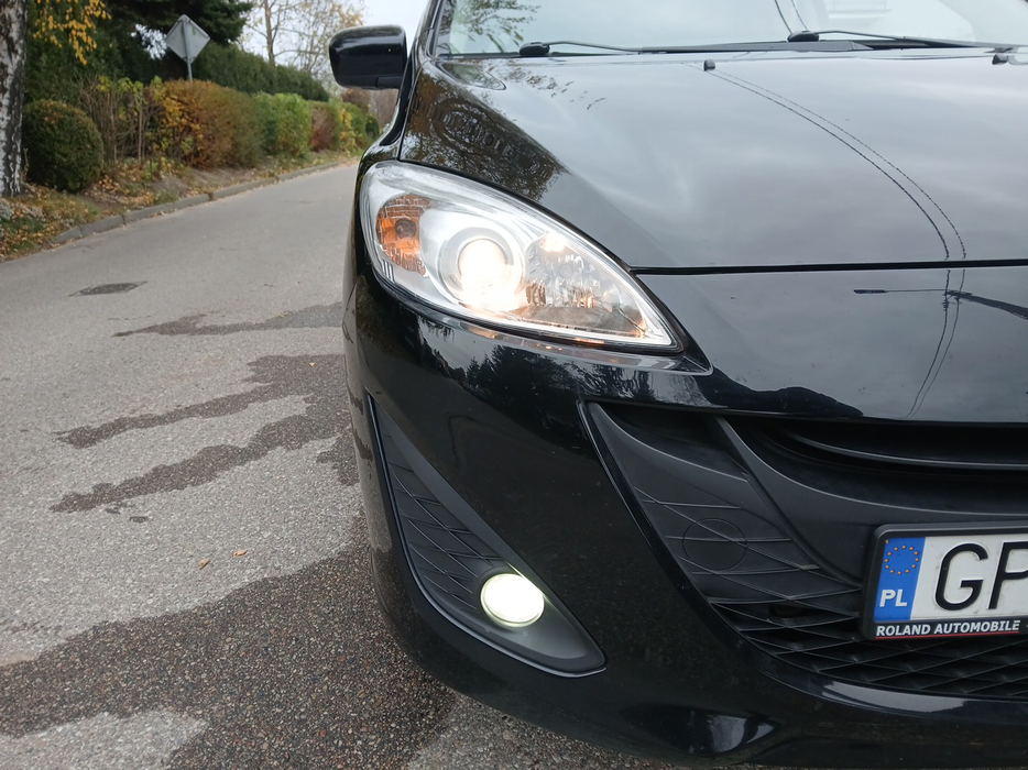 Zdjęcie oświetlenia przedniego i dolnego prawego