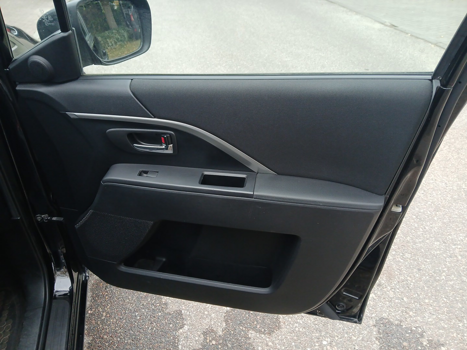 Zdjęcie tapicerki drzwi przednich prawych