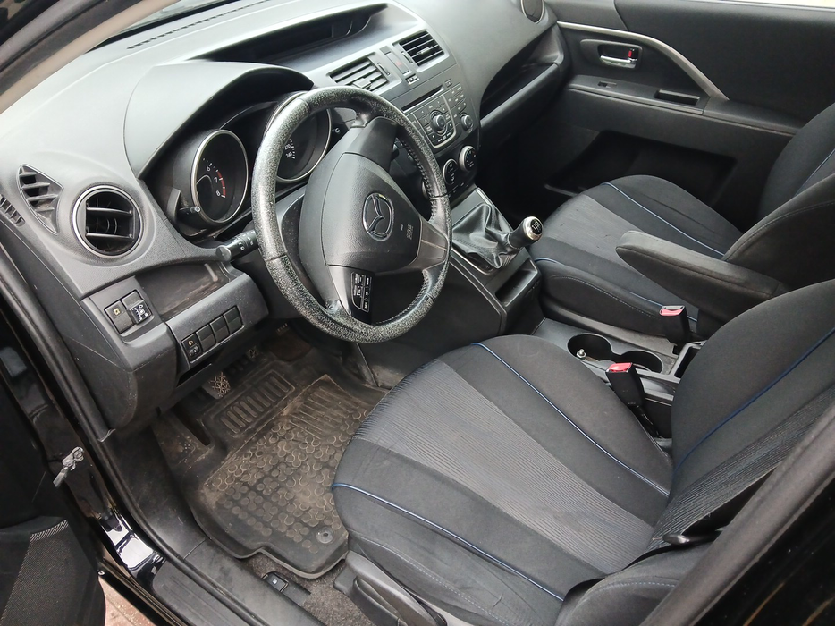 Zdjęcie wnętrza od kierowcy, przód