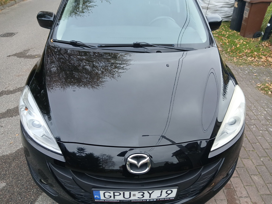 Zdjęcie pokrywy komory silnika