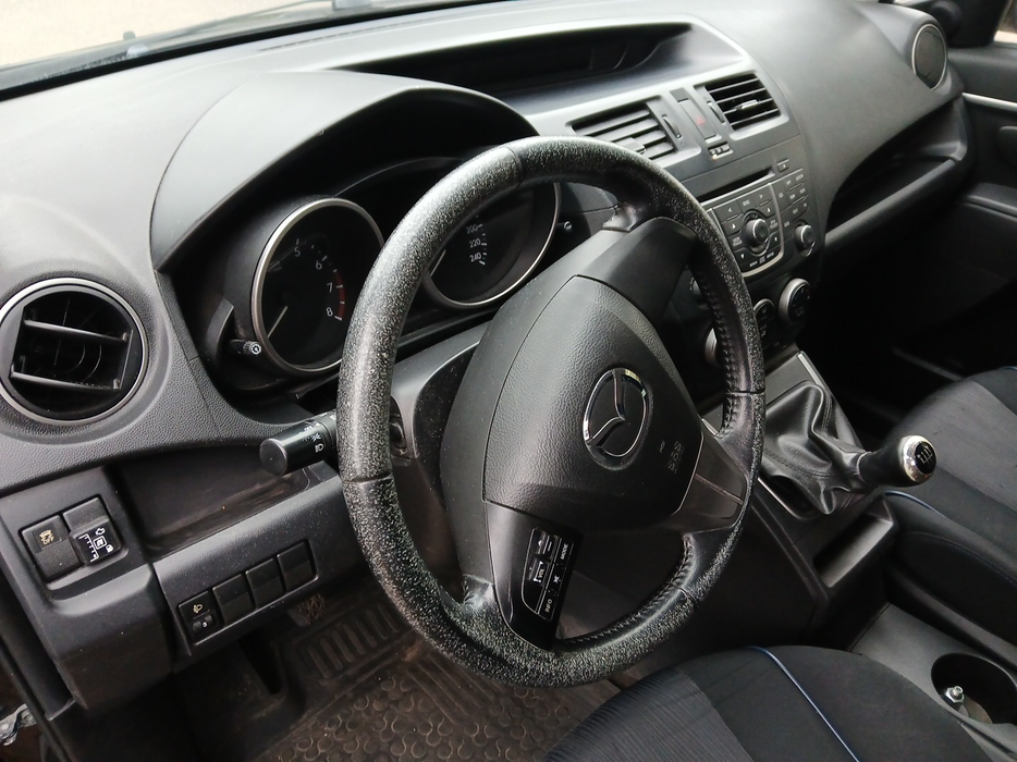 Zdjęcie kokpitu i kierownicy