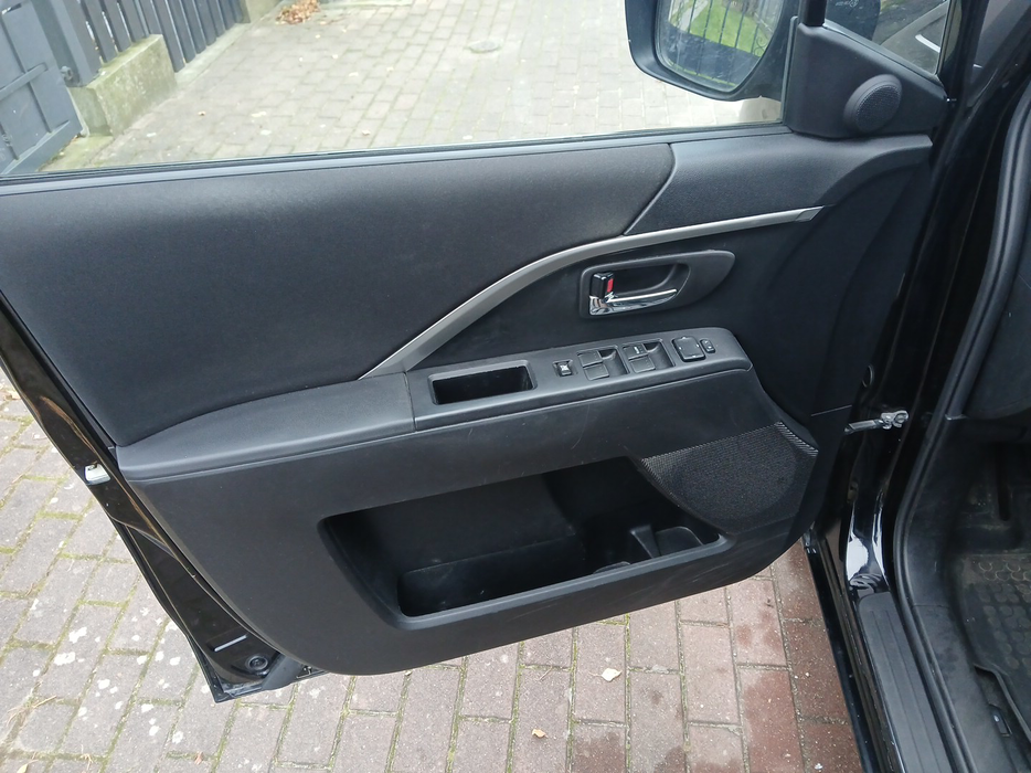 Zdjęcie tapicerki drzwi przednich lewych