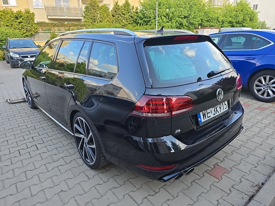 Zdjęcie po ukosie, lewy tył