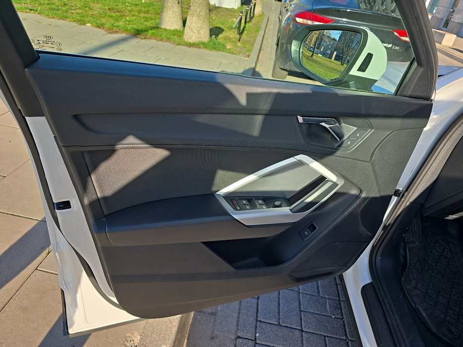 Zdjęcie tapicerki drzwi przednich lewych